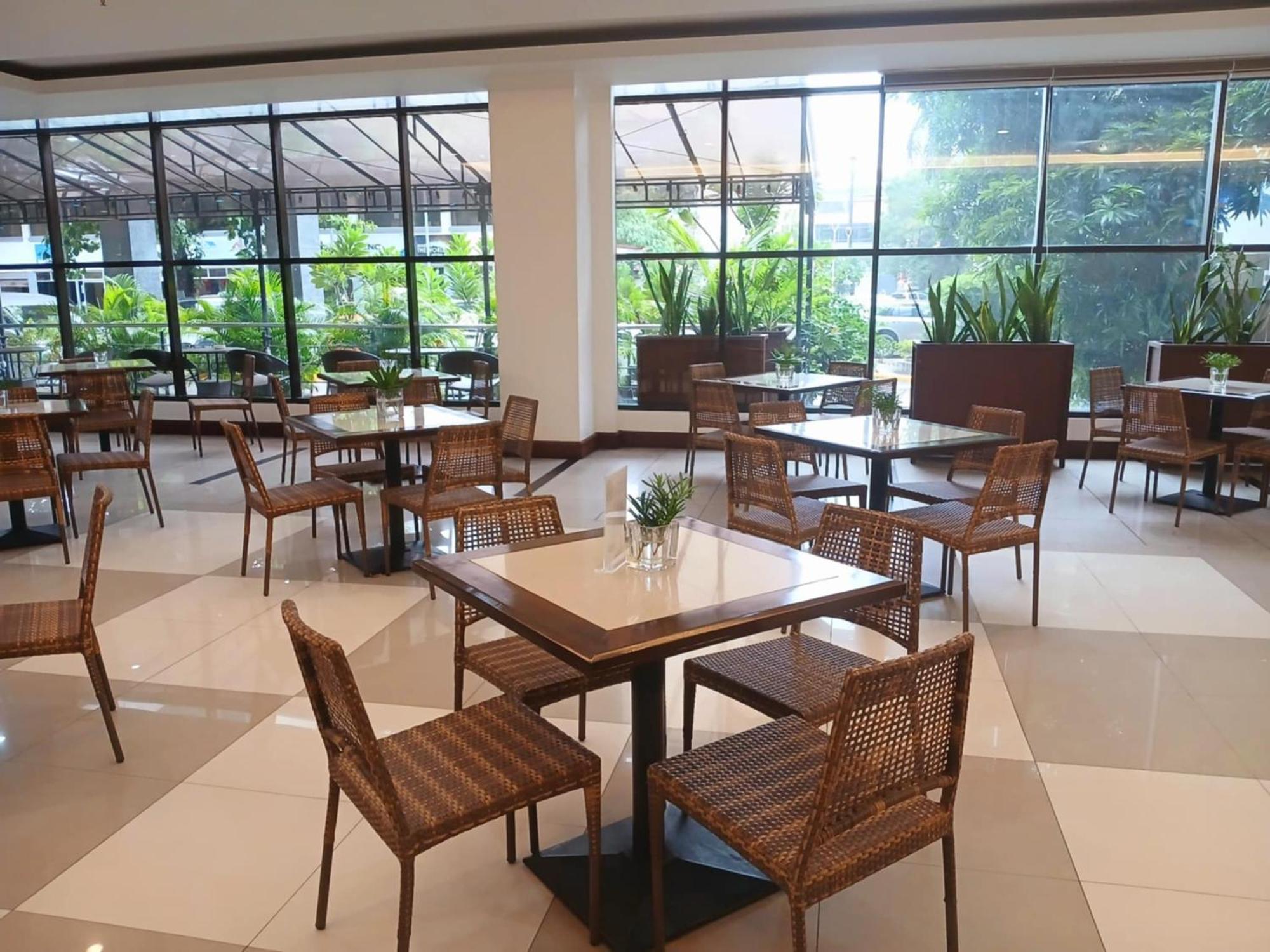 โรงแรมโดเอรา Cebu ภายนอก รูปภาพ