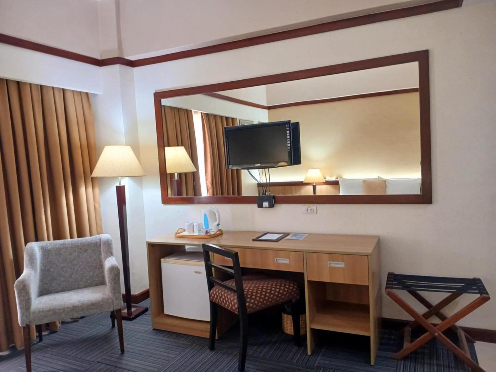 โรงแรมโดเอรา Cebu ภายนอก รูปภาพ