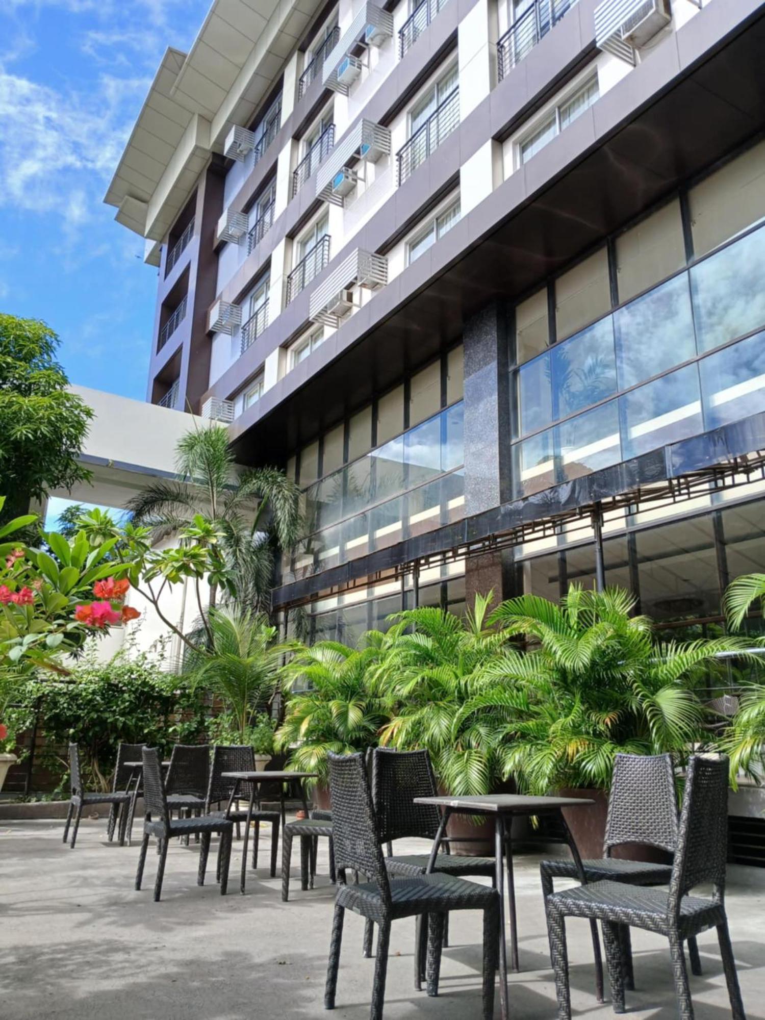 โรงแรมโดเอรา Cebu ภายนอก รูปภาพ